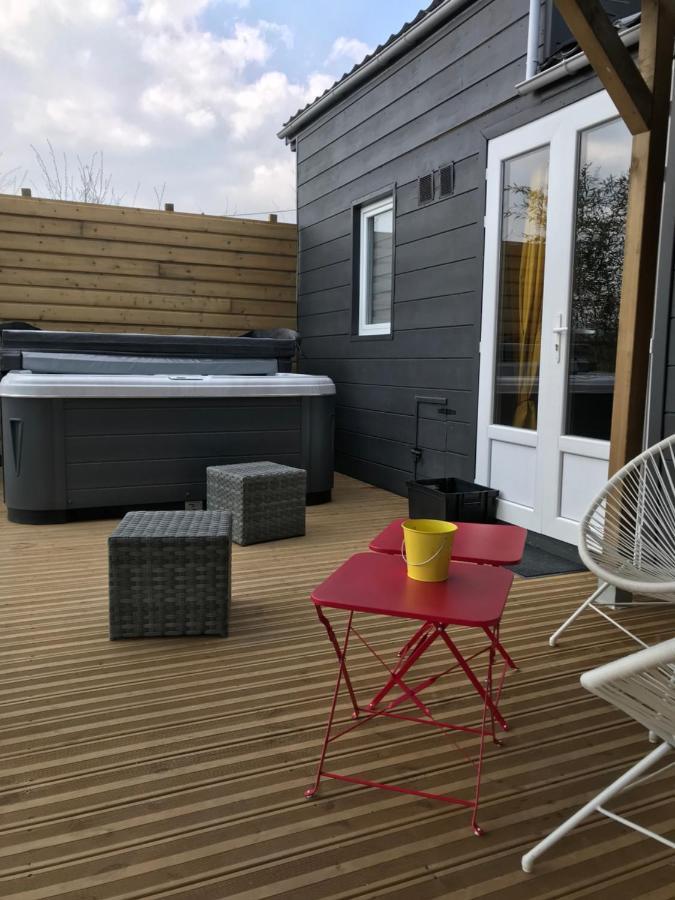 Les Nuits Insolites De La Mothe - Hebergement En Bulle Ou Tiny House Avec Spa Privatif Outremecourt Bagian luar foto